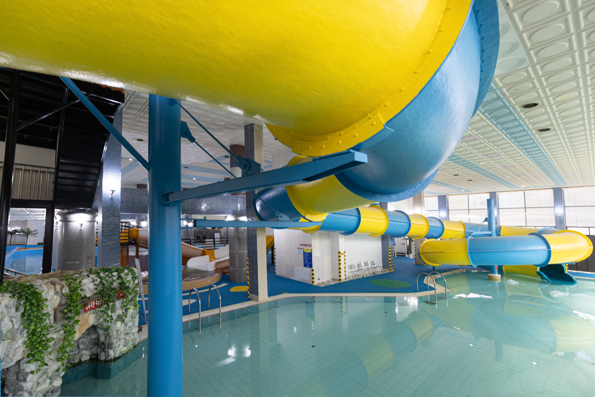 메인 풀장 (Main Pool)